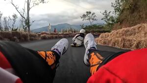 Auf dem Brett bergab